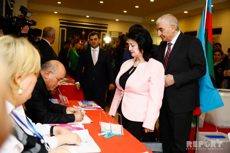 Məzahir Pənahov səs verib