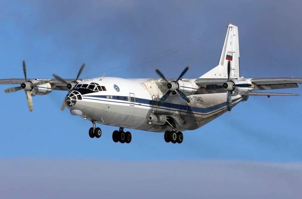 Капитан российского военного самолета умер во время перелета в Египет