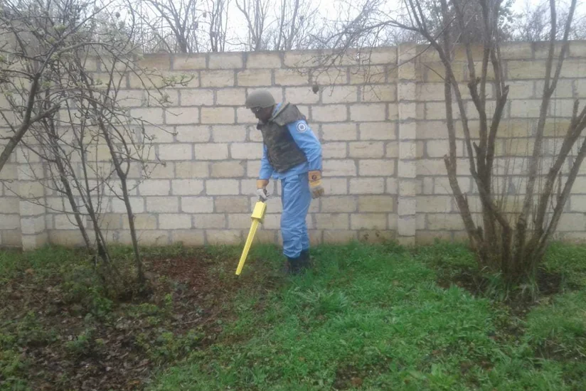 Beyləqanda 28 il əvvəl həyətə düşən mərmi tapıldı