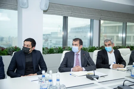 Sahil Babayev boks hakimləri ilə görüşüb