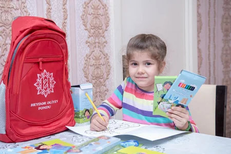 Heydər Əliyev Fondu bu il birinci sinfə gedən 17 min aztəminatlı və kimsəsiz uşağa hədiyyə verir