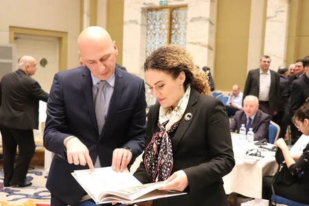 Tbilisidə Gürcüstanın dini müxtəlifliyini əks etdirən foto albom təqdim olunub