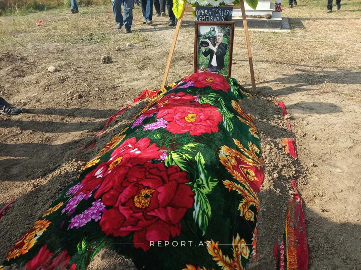 Погибший в результате обстрела армянами Барды видеооператор предан земле