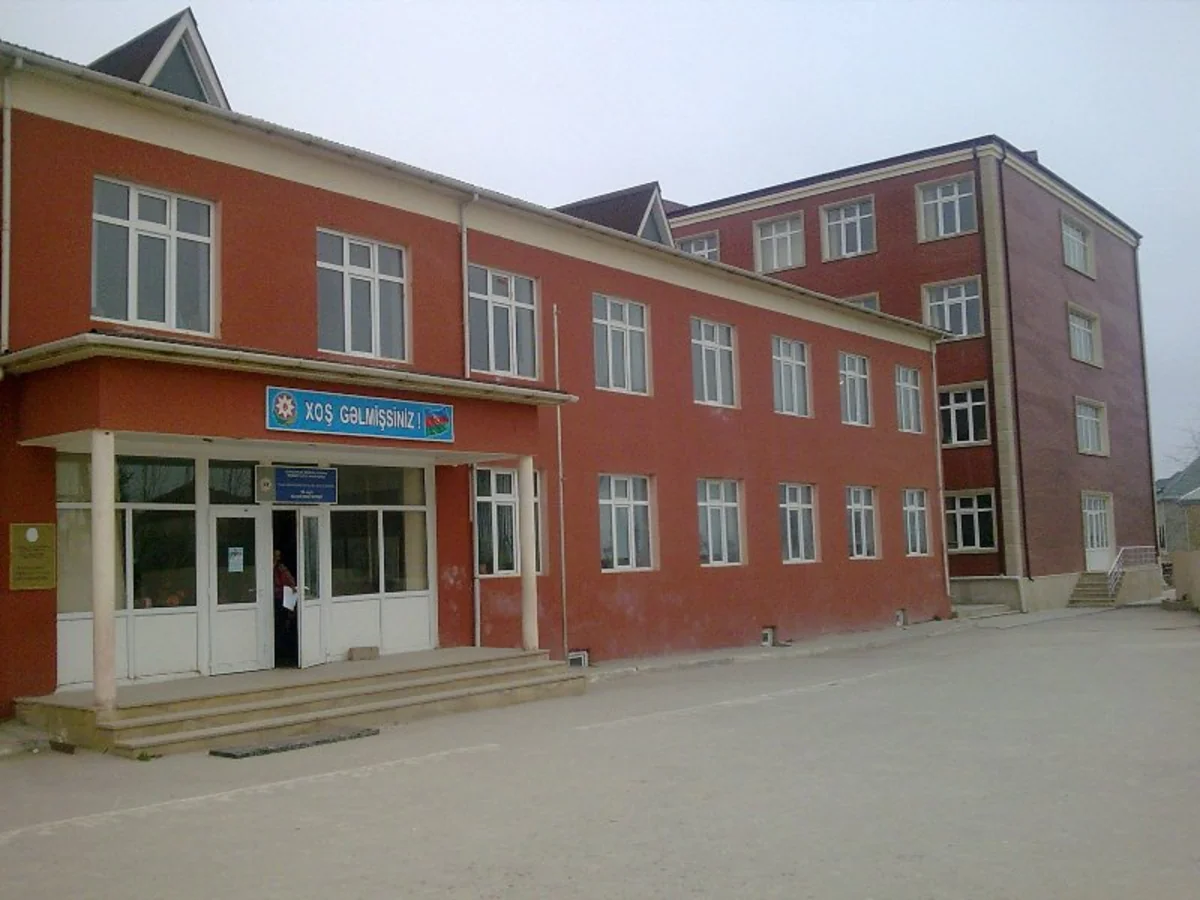 Məktəb direktoru Vətən müharibəsinin tarixini təhrif etməsinə aydınlıq gətirib