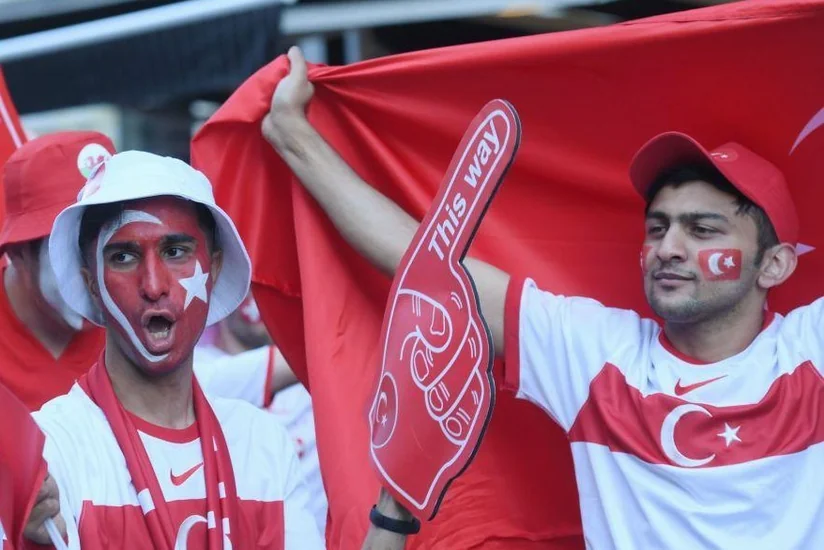 AVRO-2020: Bakıda personajların paradı - VİDEO