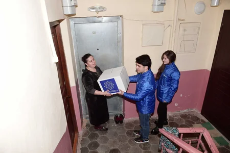 Heydər Əliyev Fondu ünvanlı sosial yardım alan ailələrə Novruz sovqatları paylayıb