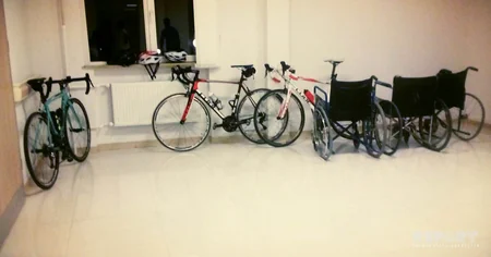 Bakıda velosipedçini avtomobil vurub