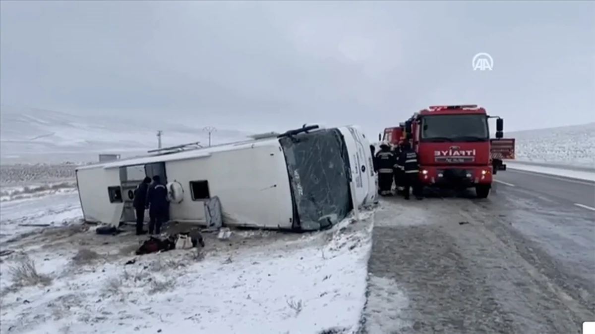 Türkiyədə avtobus aşıb, 5 nəfər ölüb, 26 nəfər yaralanıb
