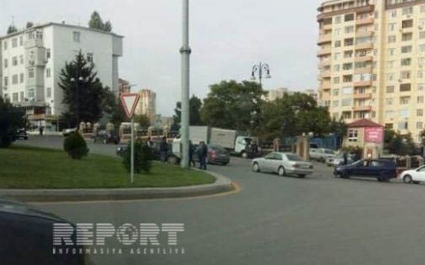 Paytaxtın Nəsimi rayonunda yol qəzası baş verib - FOTO