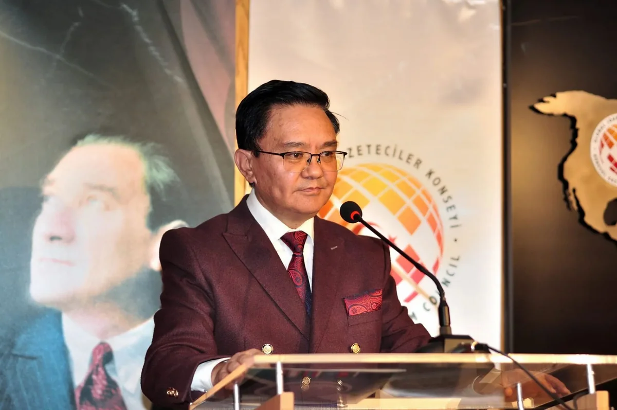 “Business Türk”ün baş redaktoru: “Türkiyənin son 20 illik fəaliyyəti kitablara sığacaq qədər çoxdur”