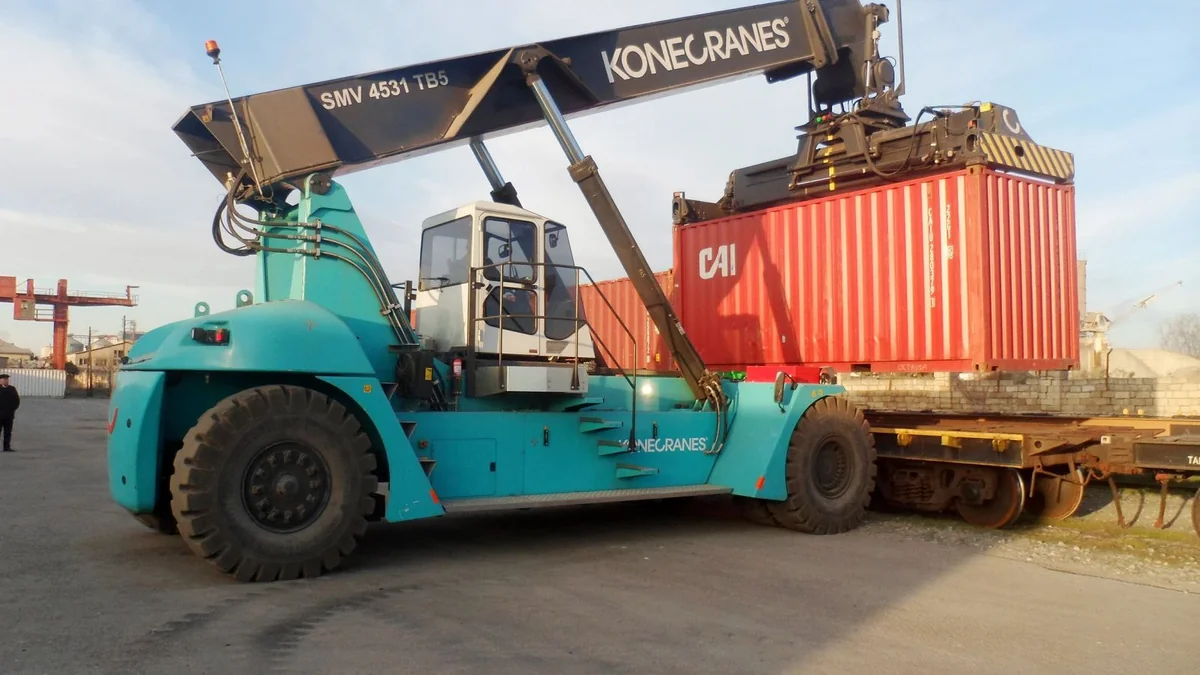 Orta Dəhliz vasitəsilə konteyner yükdaşımaları 14 dəfə artıb