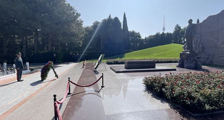 Azerbaijan, Kazakhstan mull prospects for development of military cooperation