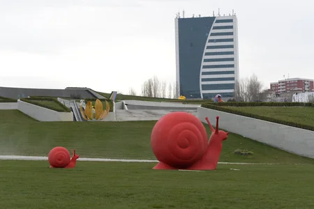 Leyla Əliyeva “Cracking art” və “Səməni” beynəlxalq incəsənət sərgisinin açılışında iştirak edib