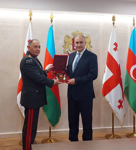 Azərbaycan Ordusunun Baş Qərargah rəisi Gürcüstanın müdafiə naziri ilə görüşüb