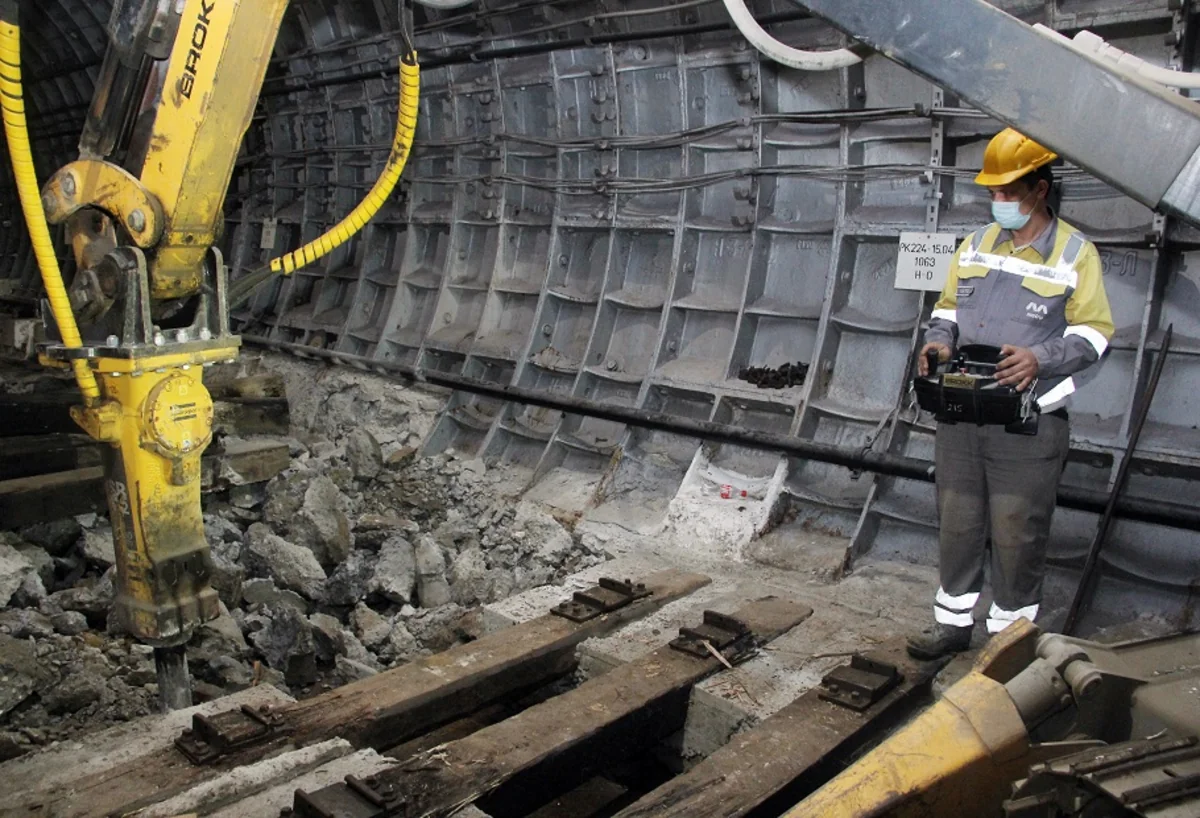 Bakı metrosunun tunellərində dəmir-beton bloklar ağac şpalları əvəz edəcək