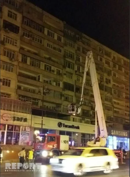 Bakıda çoxmərtəbəli binada yanğın hadisəsi olub - FOTO