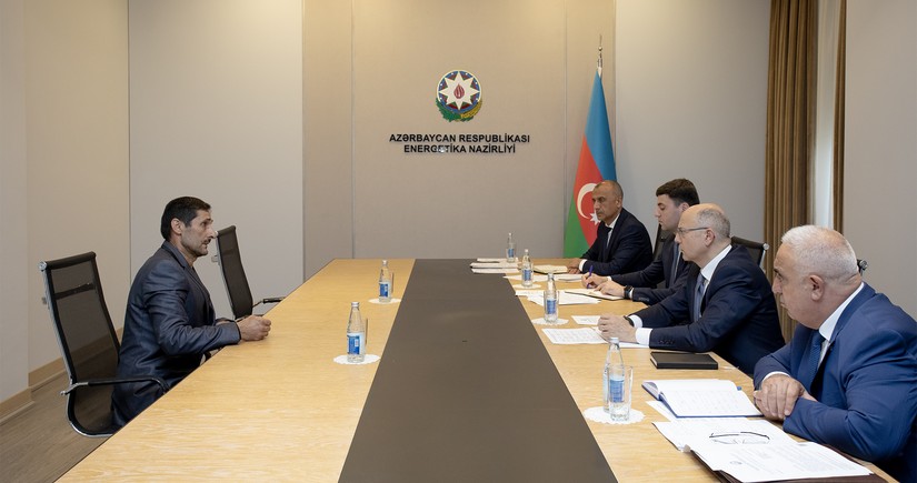 Pərviz Şahbazov nazirlikdə vətəndaşları qəbul edib