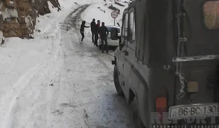 ​Quba-Xınalıq yoluna qaya parçaları düşüb