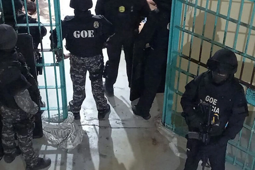 Полиция Эквадора восстановила контроль над взбунтовавшейся тюрьмой