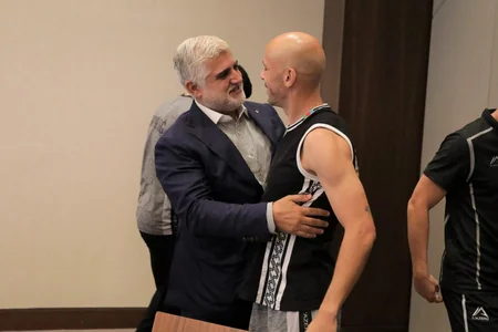 Qarabağın prezidenti Qurban Qurbanov və futbolçularla görüşüb