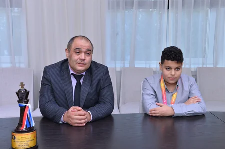 Təhsil naziri şahmat üzrə dünya çempionu olan məktəbli ilə görüşüb