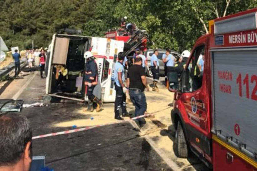 В Турции перевернулся автобус, 3 человека погибли, 30 пострадали