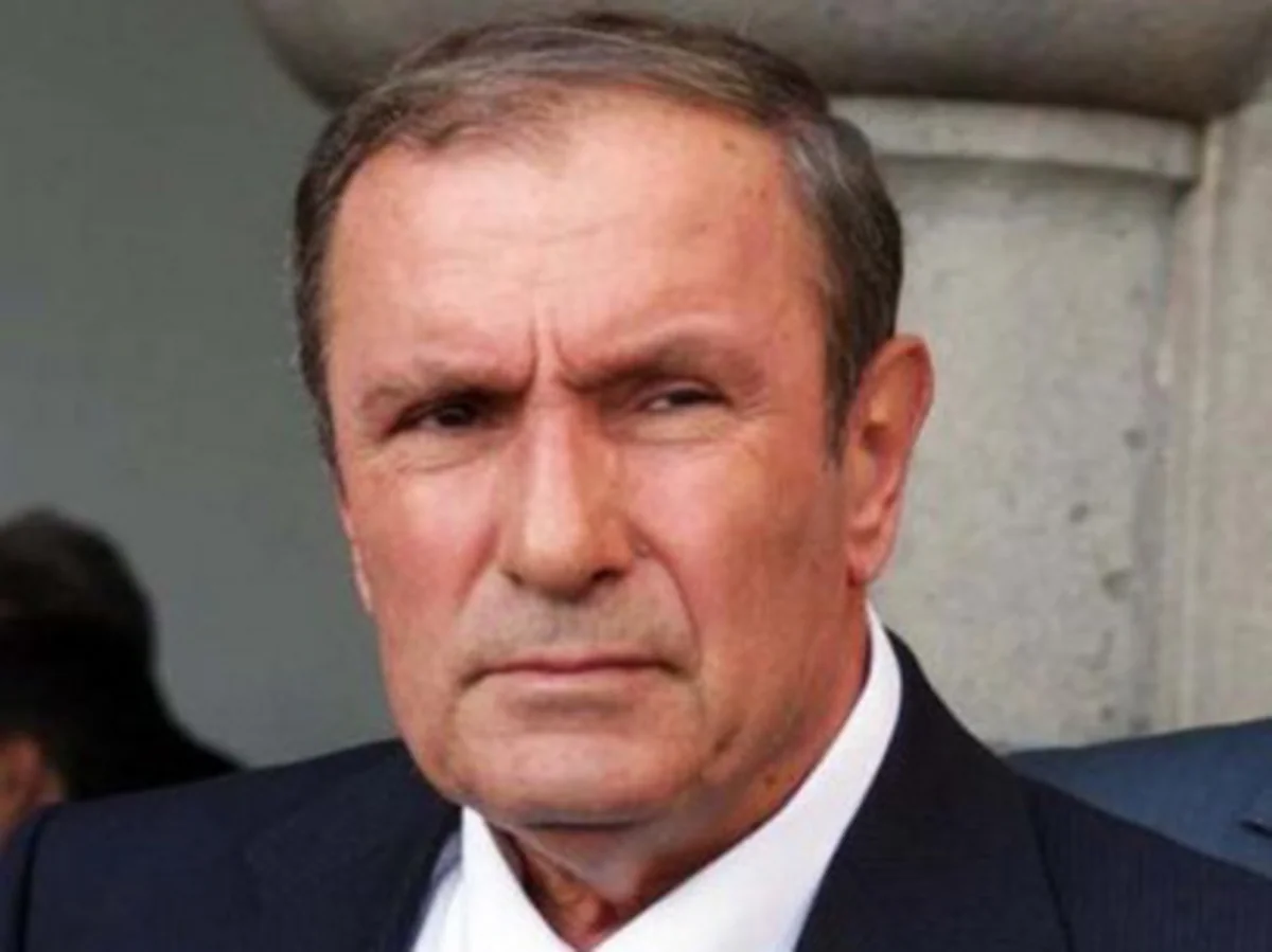 ​Ermənistanın keçmiş prezidenti oğlunun toyunu təxirə salaraq ABŞ-a gedib