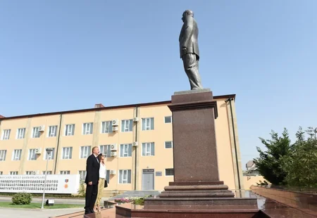 Prezident İlham Əliyev DTX-nin N saylı hərbi hissəsində gənc əsgərlərin andiçmə mərasimində iştirak edib - YENİLƏNİB - FOTO