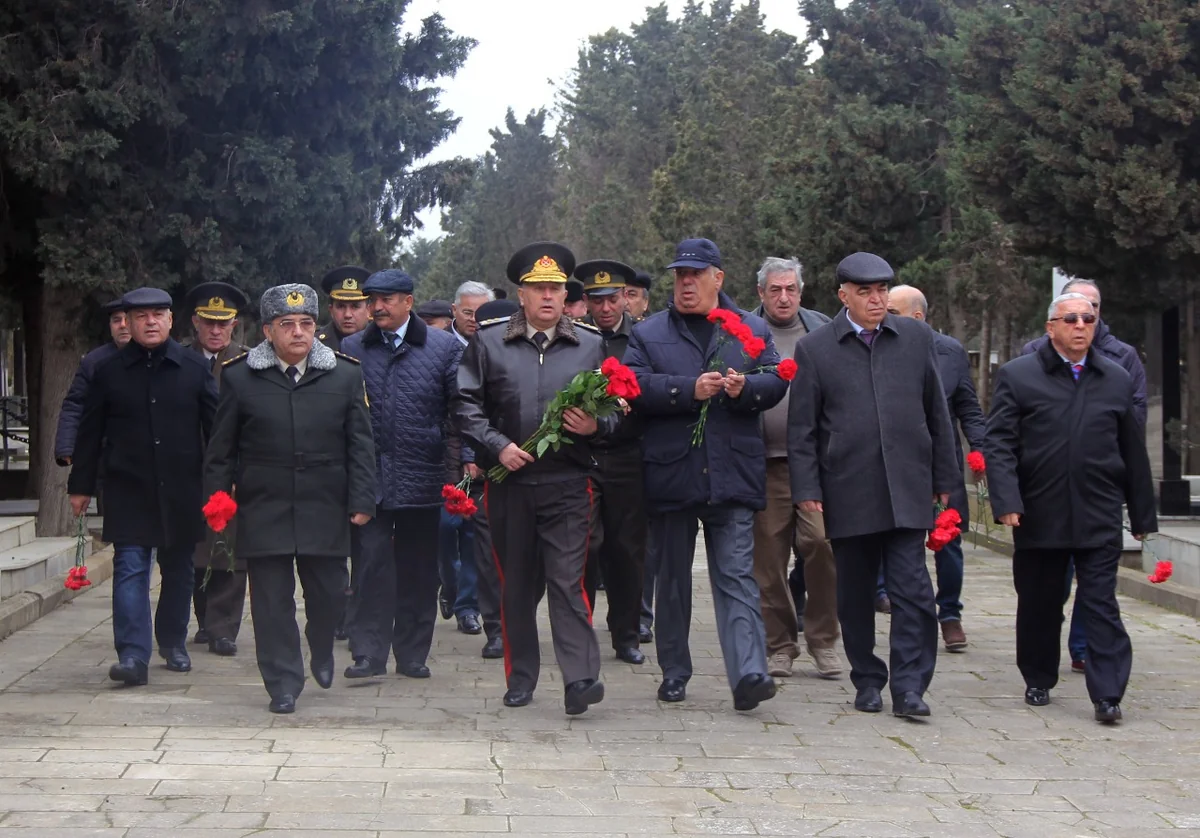 Bakı Ali Ümumqoşun Komandanlıq Məktəbinin sabiq rəhbərlərinin xatirəsi yad olunub - VİDEO