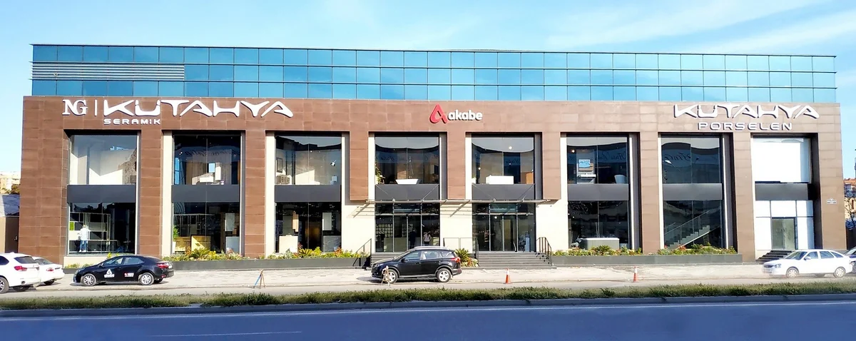 Bakıda “Akabe-Kütahya” satış-sərgi salonu açılıb - FOTO
