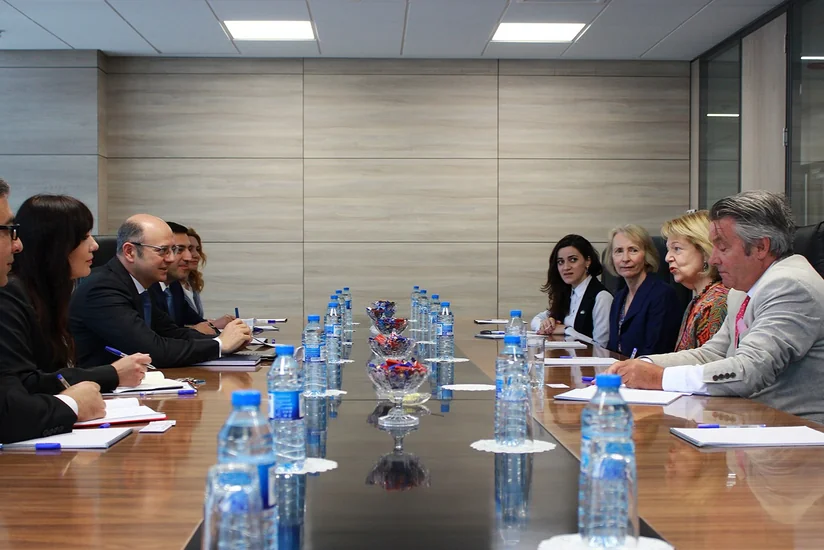 Energetika naziri Böyük Britaniyanın baş nazirinin Azərbaycan üzrə ticarət elçisi ilə görüşüb