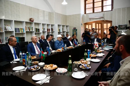 Allahşükür Paşazadə Tbilisidə camaat namazında iştirak edib