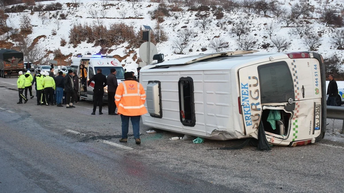 Türkiyədə sərnişin avtobusu aşıb, xəsarət alanlar var