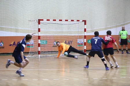 Həndbol üzrə Azərbaycan çempionatında favoritlər qələbə qazanıblar