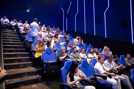 В CinemaPlus прошла самая звёздная комедия - Жара