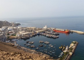 Армия Израиля призвала эвакуировать людей из трех йеменских портов