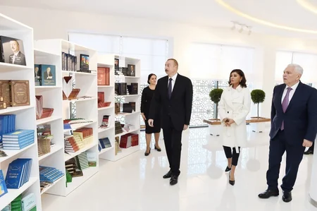 Prezident İlham Əliyev və birinci xanım Şəkidə Heydər Əliyev Mərkəzinin açılışında iştirak ediblər