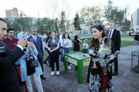 Heydər Əliyev Fondunun vitse-prezidenti Leyla Əliyeva Heyvanların Beynəlxalq Müdafiəsi Gününə həsr olunan tədbirdə iştirak edib - FOTO