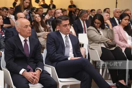 Heydər Əliyevin 100 illik yubileyinə həsr olunan “Dirçəliş. Başlanğıc” kitabının təqdimat mərasimi keçirilib