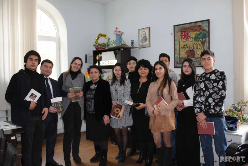 Tbilisidə növbəti məktəbə Azərbaycan dilində kitablar təqdim olundu - FOTO