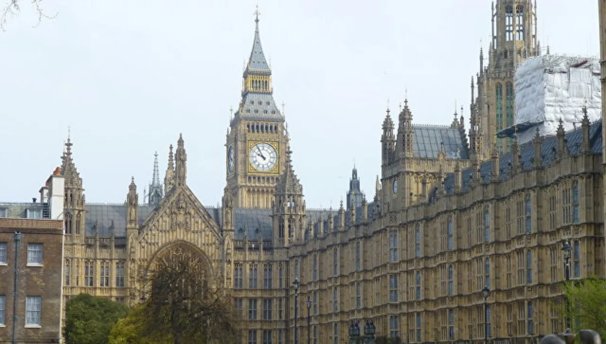 Парламент Британии могут распустить 3 мая