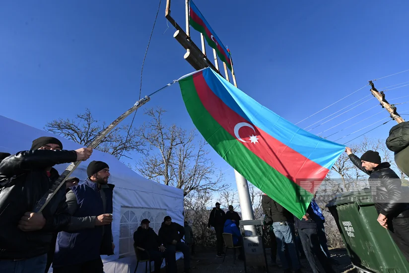 Protester: Wealth being looted in Azerbaijani lands where Russian peacekeepers are temporarily stationed