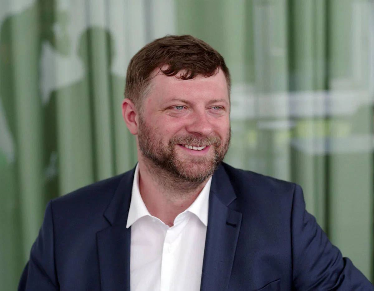 Vladimir Zelenskinin partiyasının başçısı koronavirusa yoluxub