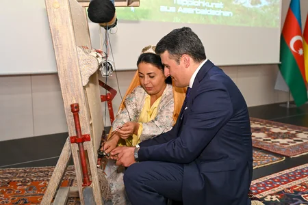 В Берлине открылась выставка азербайджанских ковров