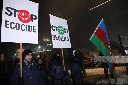 На дороге Ханкенди-Лачын продолжается акция протеста экоактивистов