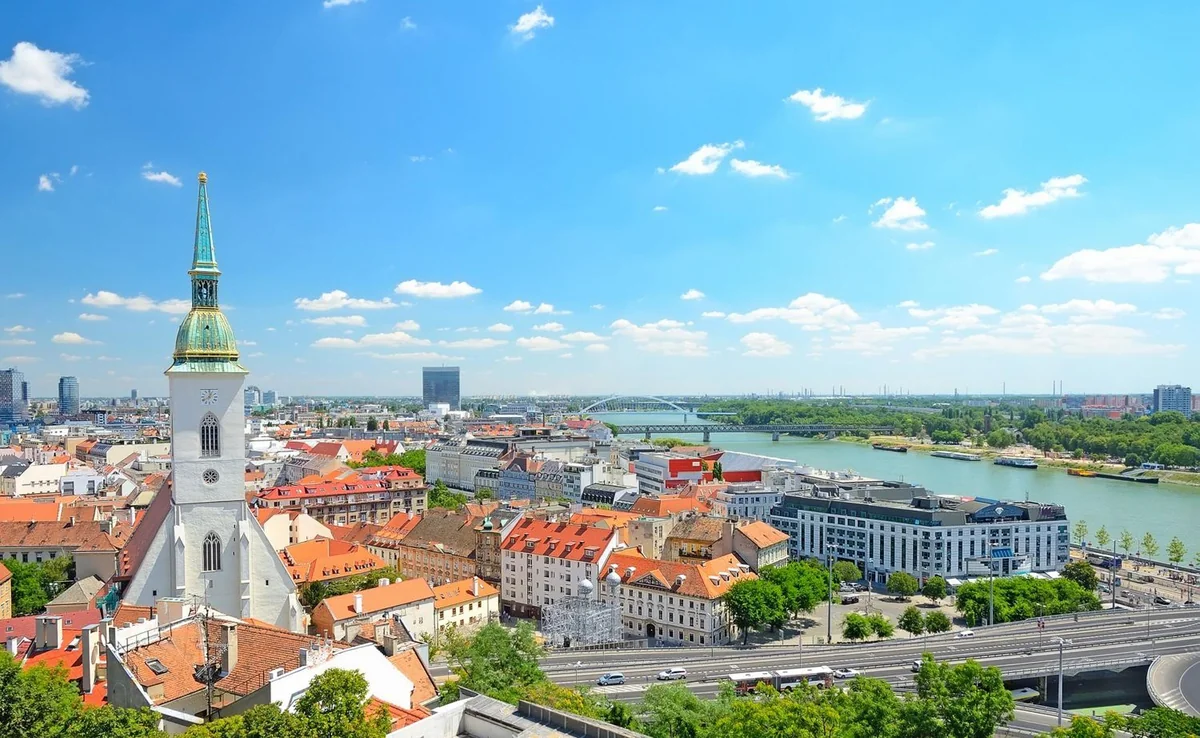 Sahibə Qafarova Slovakiyaya rəsmi səfərə gedir
