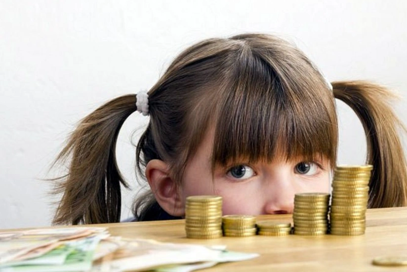 Deputat: “Azərbaycanda uşaq pulu bərpa edilməlidir”