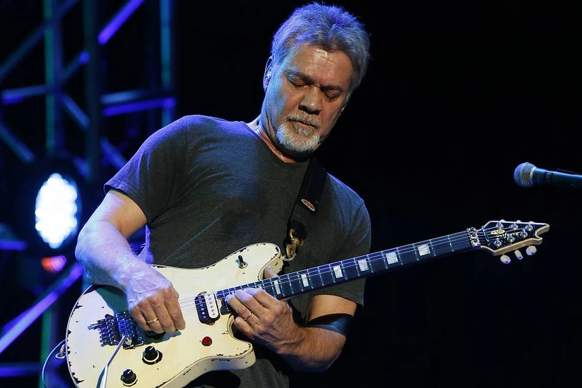 “Van Halen” qrupunun banisi və məşhur gitaraçı Edvard van Xalen vəfat edib