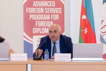 Foreign diplomats briefed on addressing IDP issues in Azerbaijan