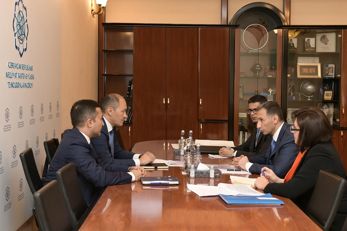 Rəşad Nəbiyev TRASEKA-nın Baş katibi ilə görüşüb
